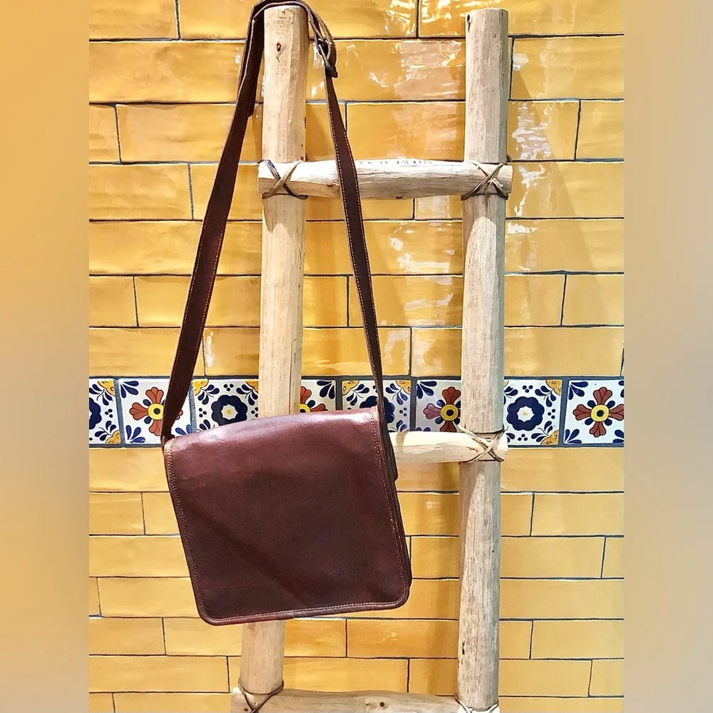 GVB Natural World Messenger Bag
